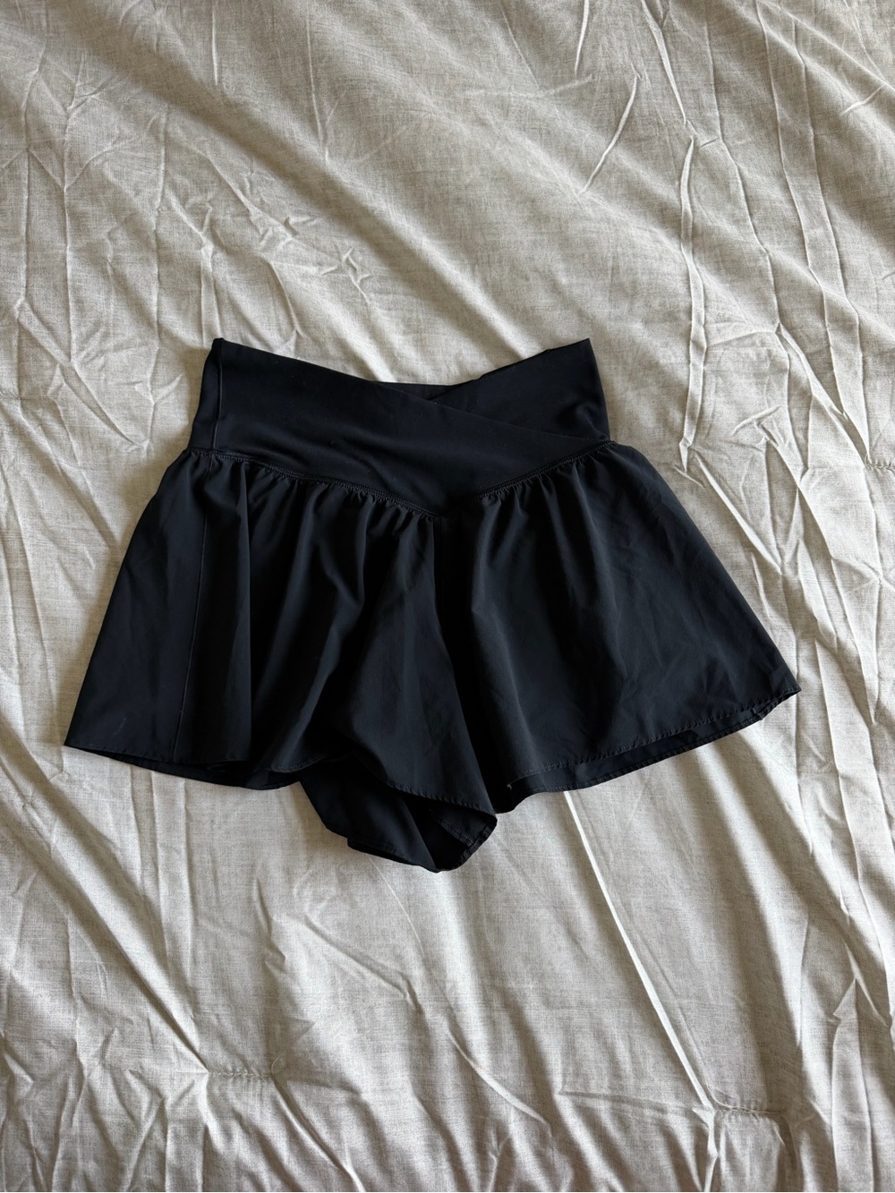 Aerie Offline Black Crossover High Waist Flowy Athletic Shorts (M)